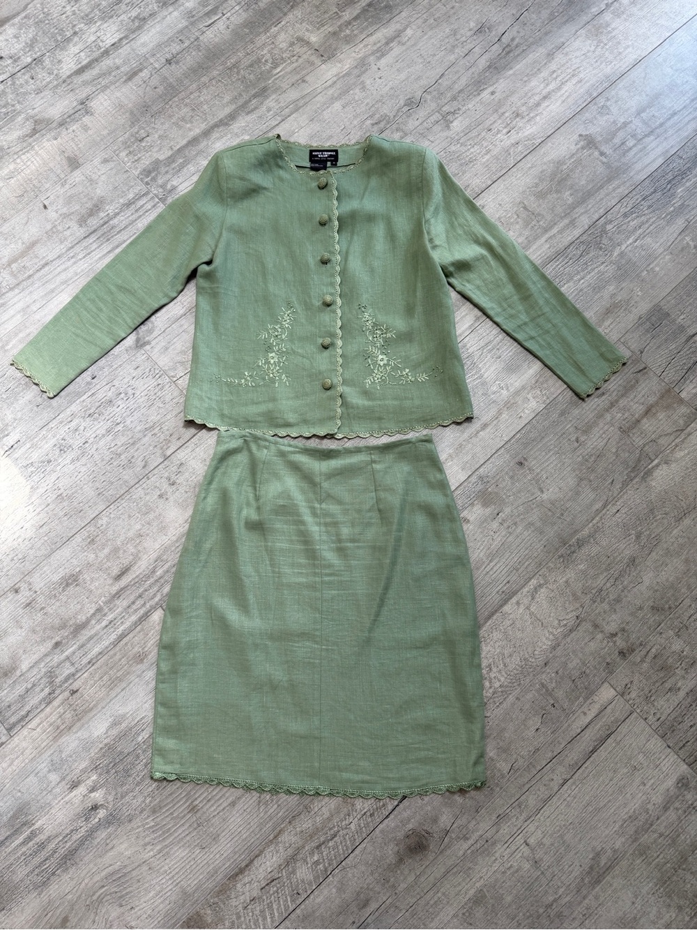 St Tropez Vintage 100% Linen Sage Green Two-Piece Embroidered Jacket & Skirt Set